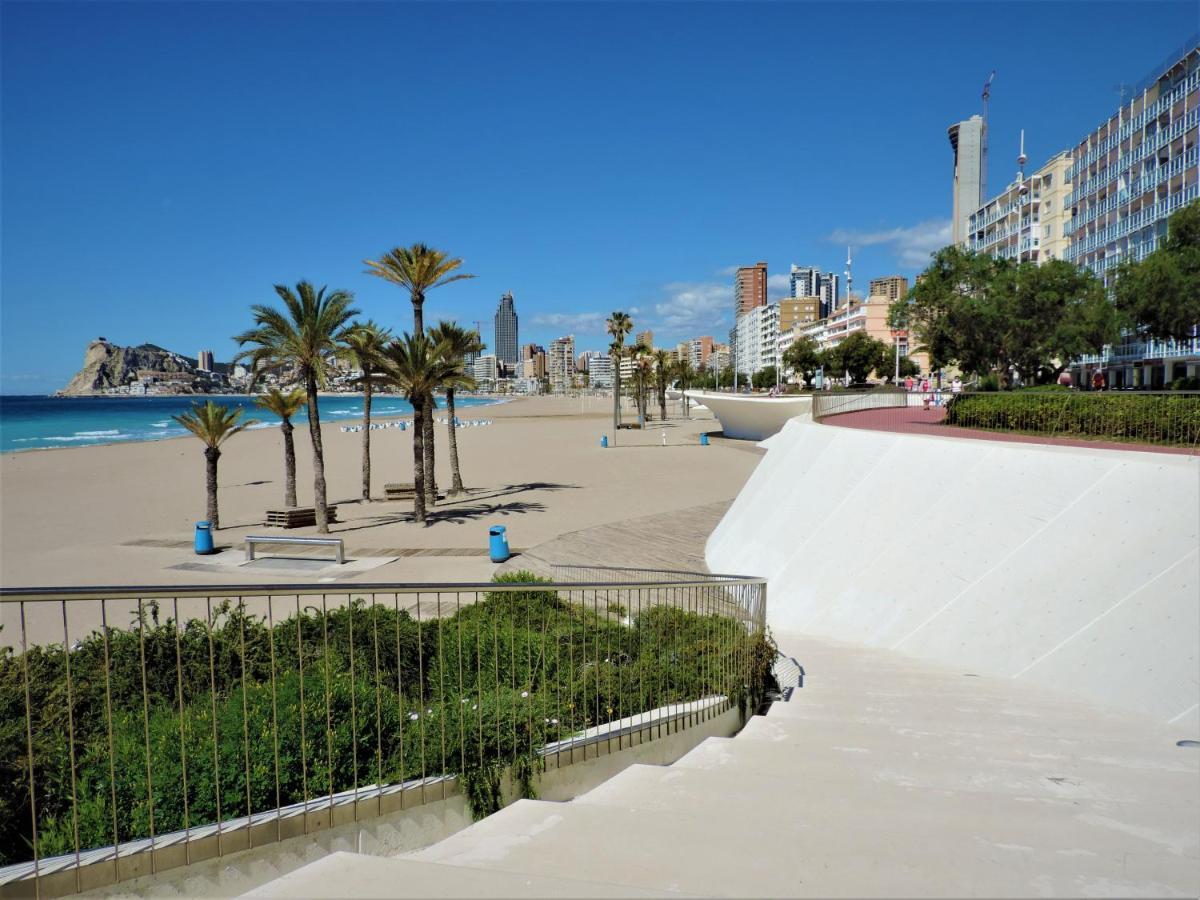 Sunset Waves By Apturist Benidorm Bagian luar foto